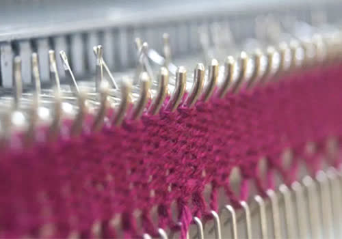 Machine knitting acrylic yarn